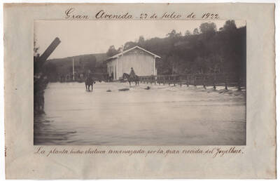 Vista de la Turbina del rio Llollelhue durante la gran avenida de 1922